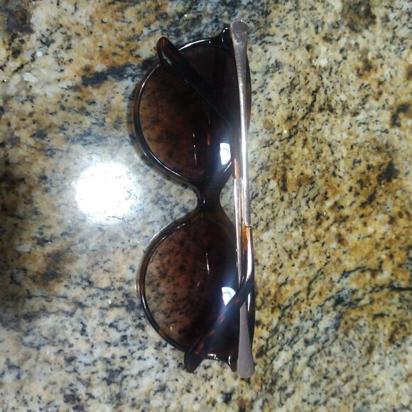 The Limited Hand Polished Modern Cat Eye Tortoise Full Rim Women's Sunglasses - Picture 10 of 13